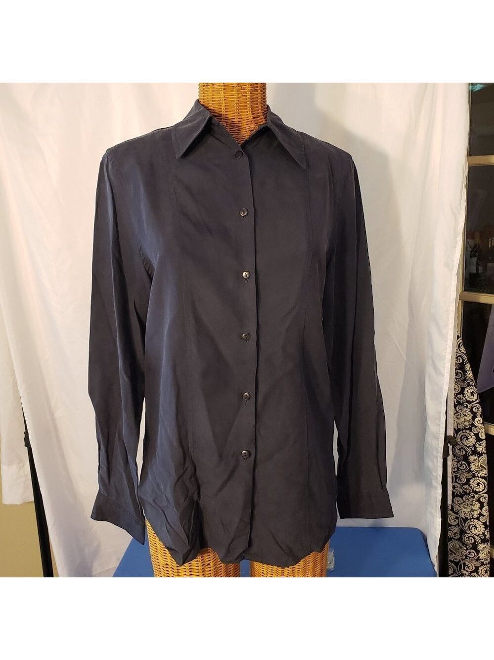 Ladies Vintage CASUAL CONNECTION Silk Blouse in Navy Blue - S